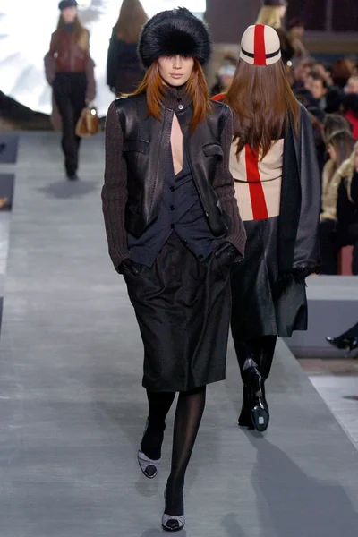 Look 30